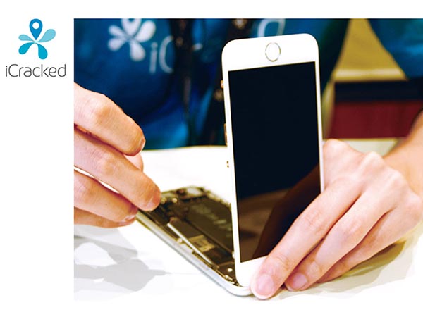 スマホ修理コーナー｢iCracked｣